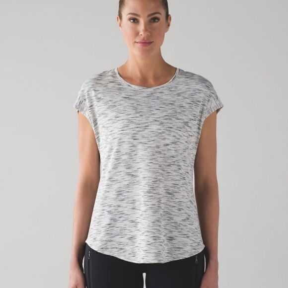 Lululemon Shirt Lost In Pace Short Sleeve Space Dye Black White Fits like a 6 - Picture 1 of 9
